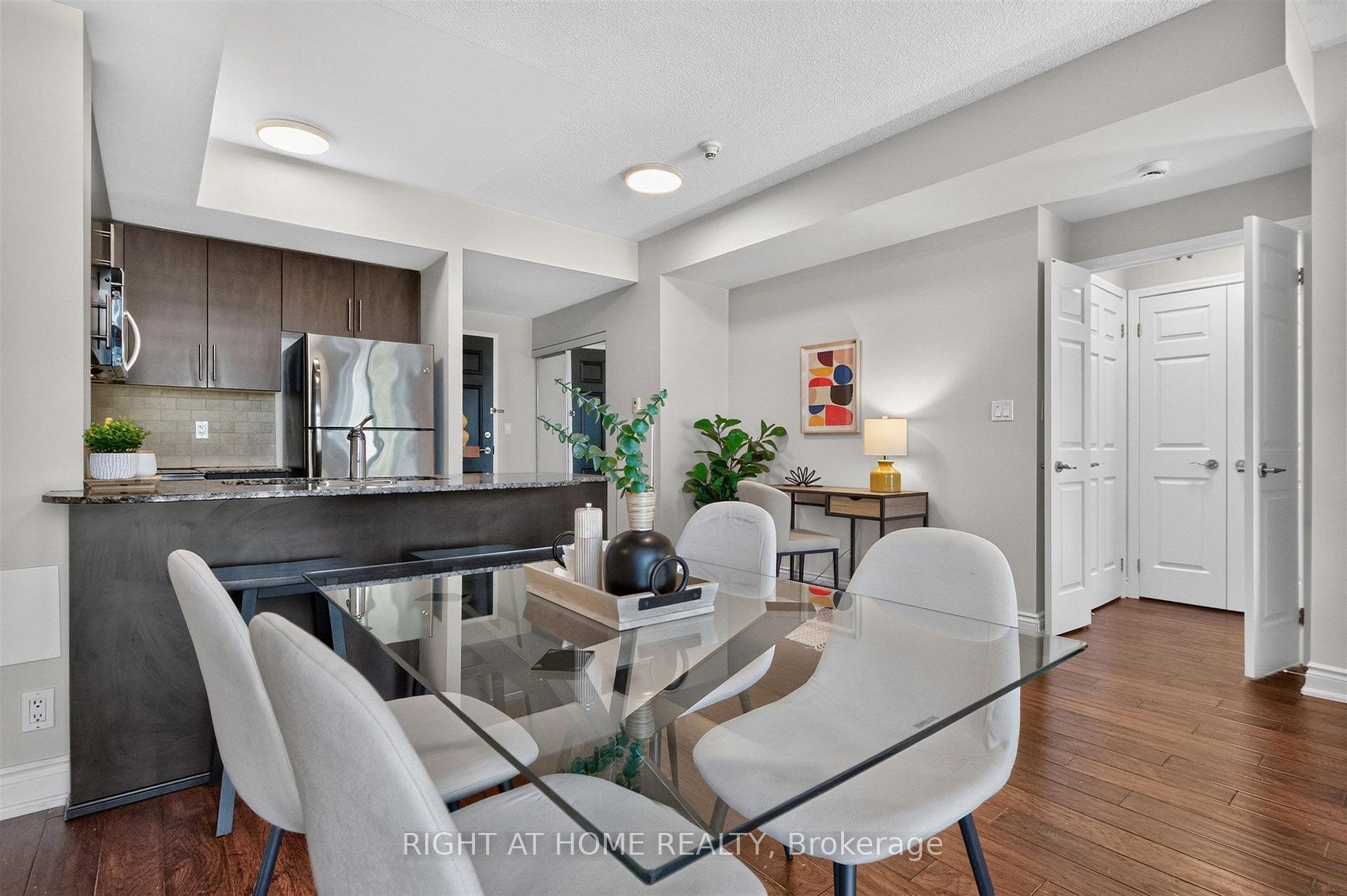 Photo 14 of Unit 504, 650 Mount Pleasant Road, Toronto, Mount Pleasant West — HOMEH