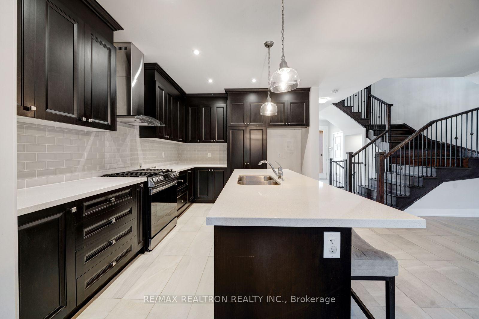 Photo 14 of 208 Coronation Road, Whitby, Rural Whitby — HOMEH