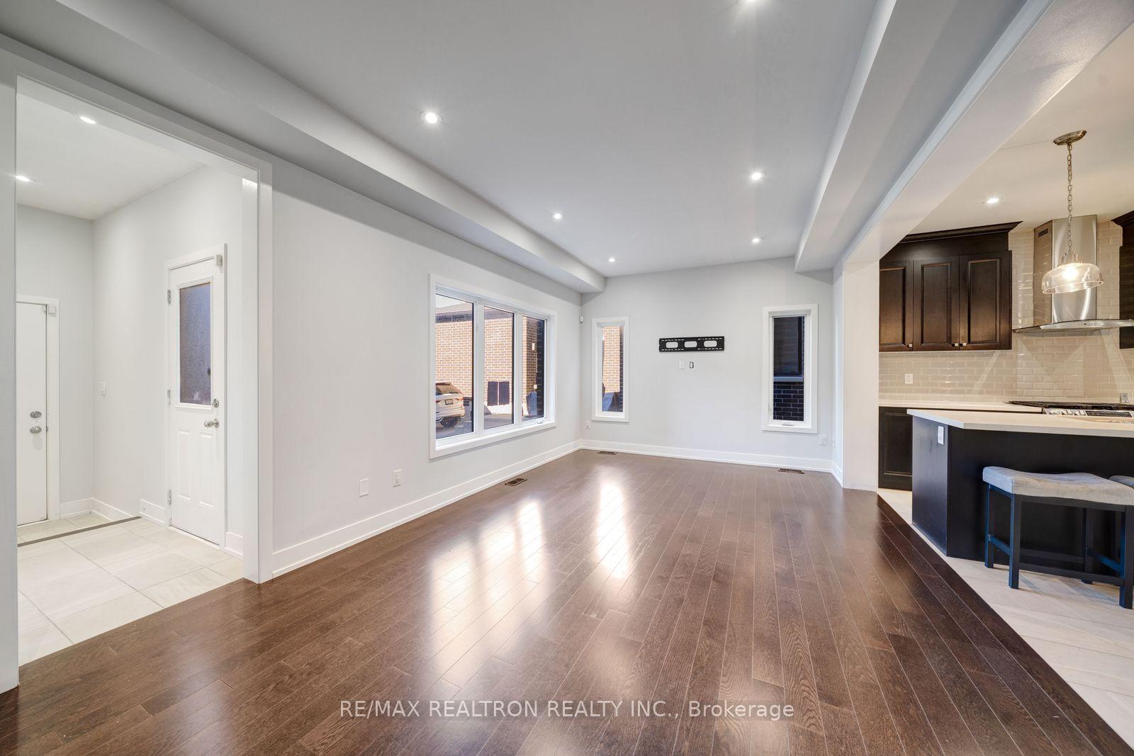Photo 18 of 208 Coronation Road, Whitby, Rural Whitby — HOMEH
