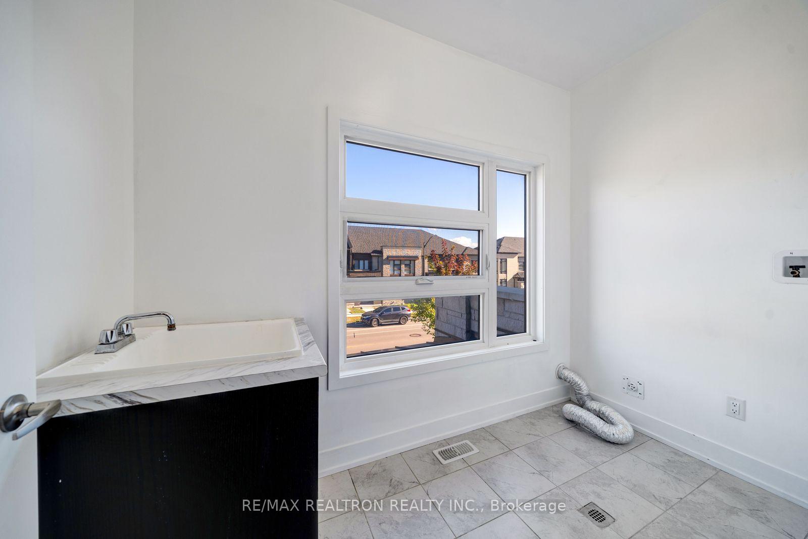 Photo 40 of 208 Coronation Road, Whitby, Rural Whitby — HOMEH