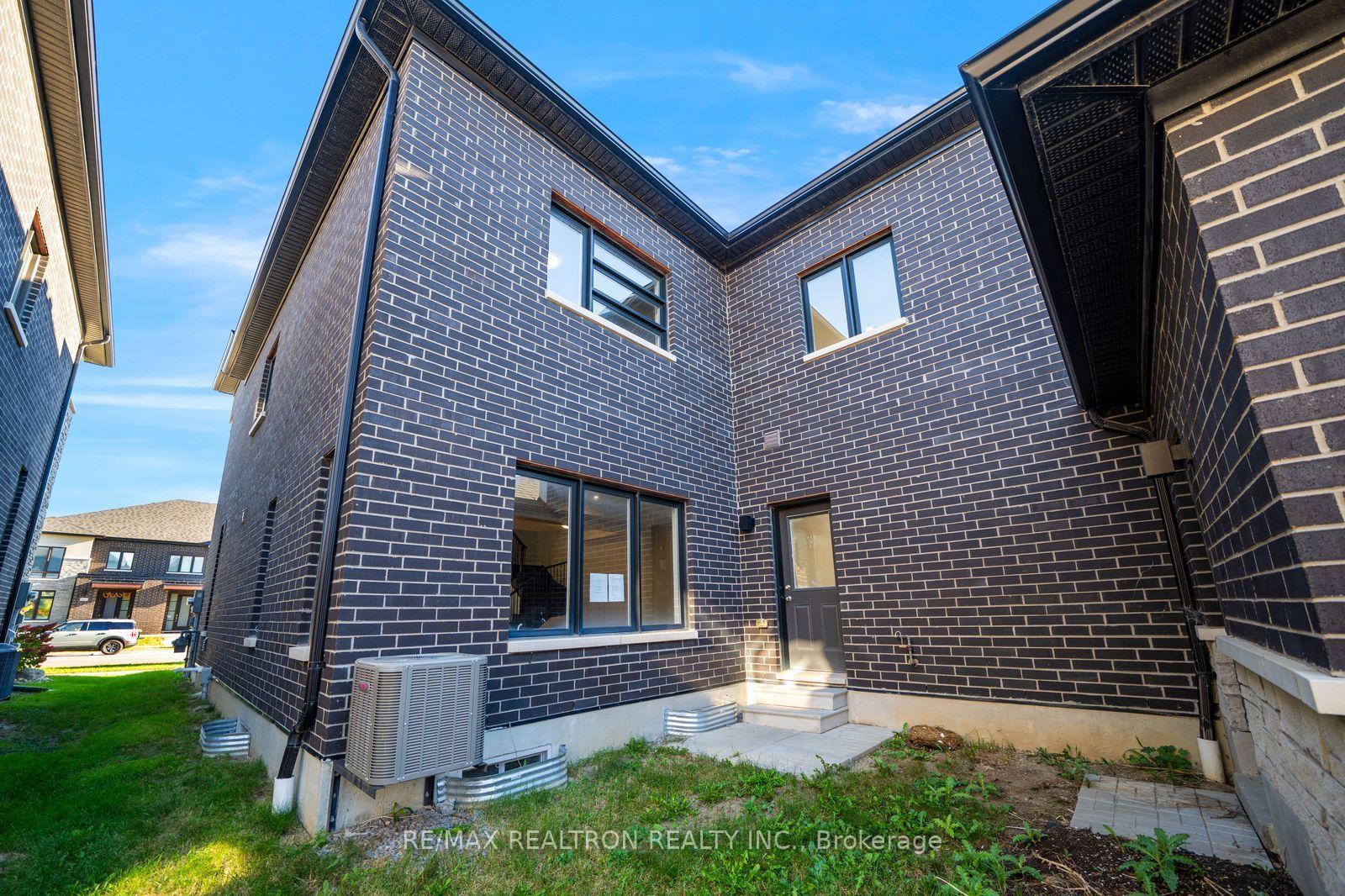 Photo 48 of 208 Coronation Road, Whitby, Rural Whitby — HOMEH