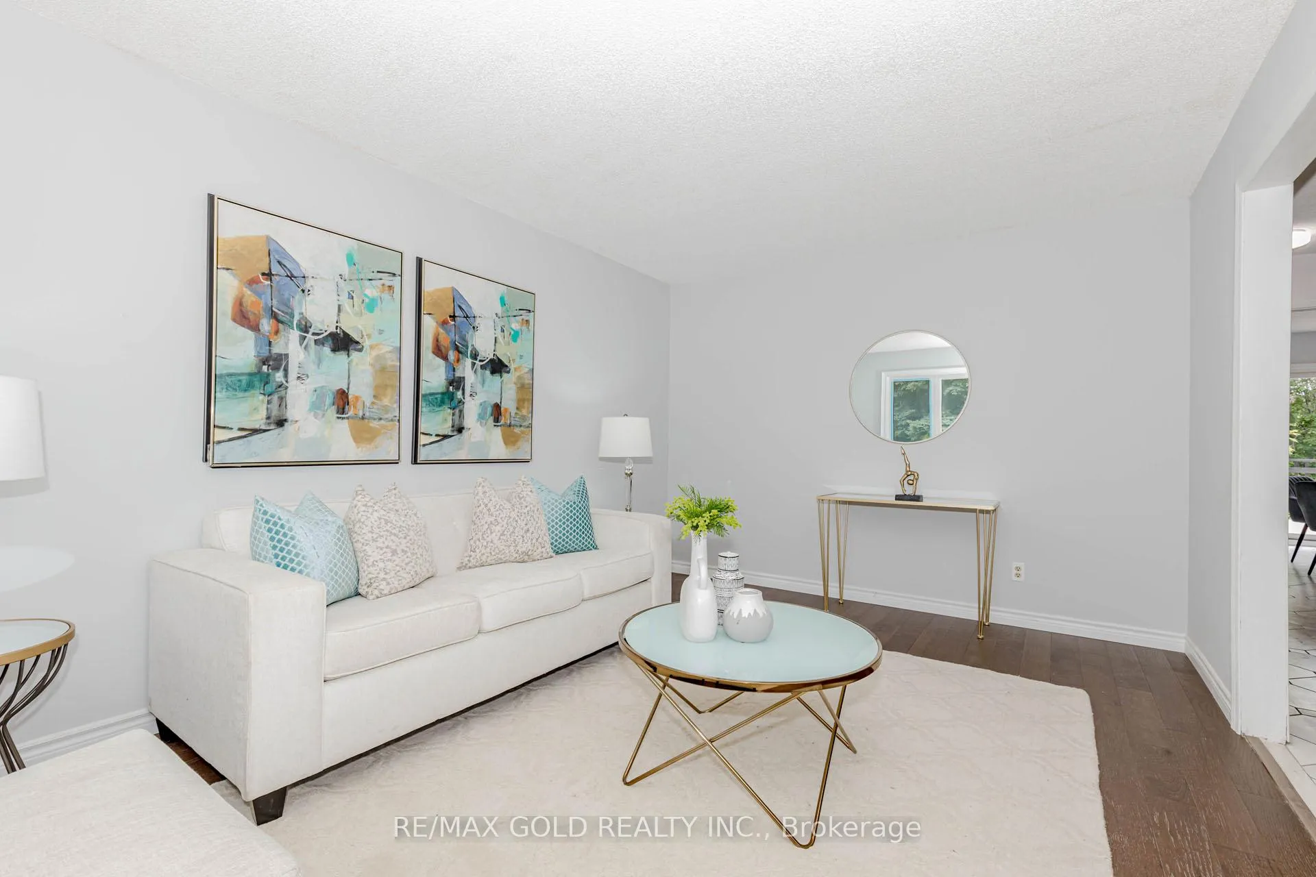 Photo 5 of 16 Polygon Court, Brampton, Heart Lake West — HOMEH