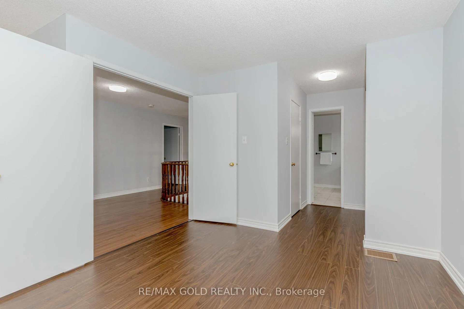 Photo 16 of 16 Polygon Court, Brampton, Heart Lake West — HOMEH
