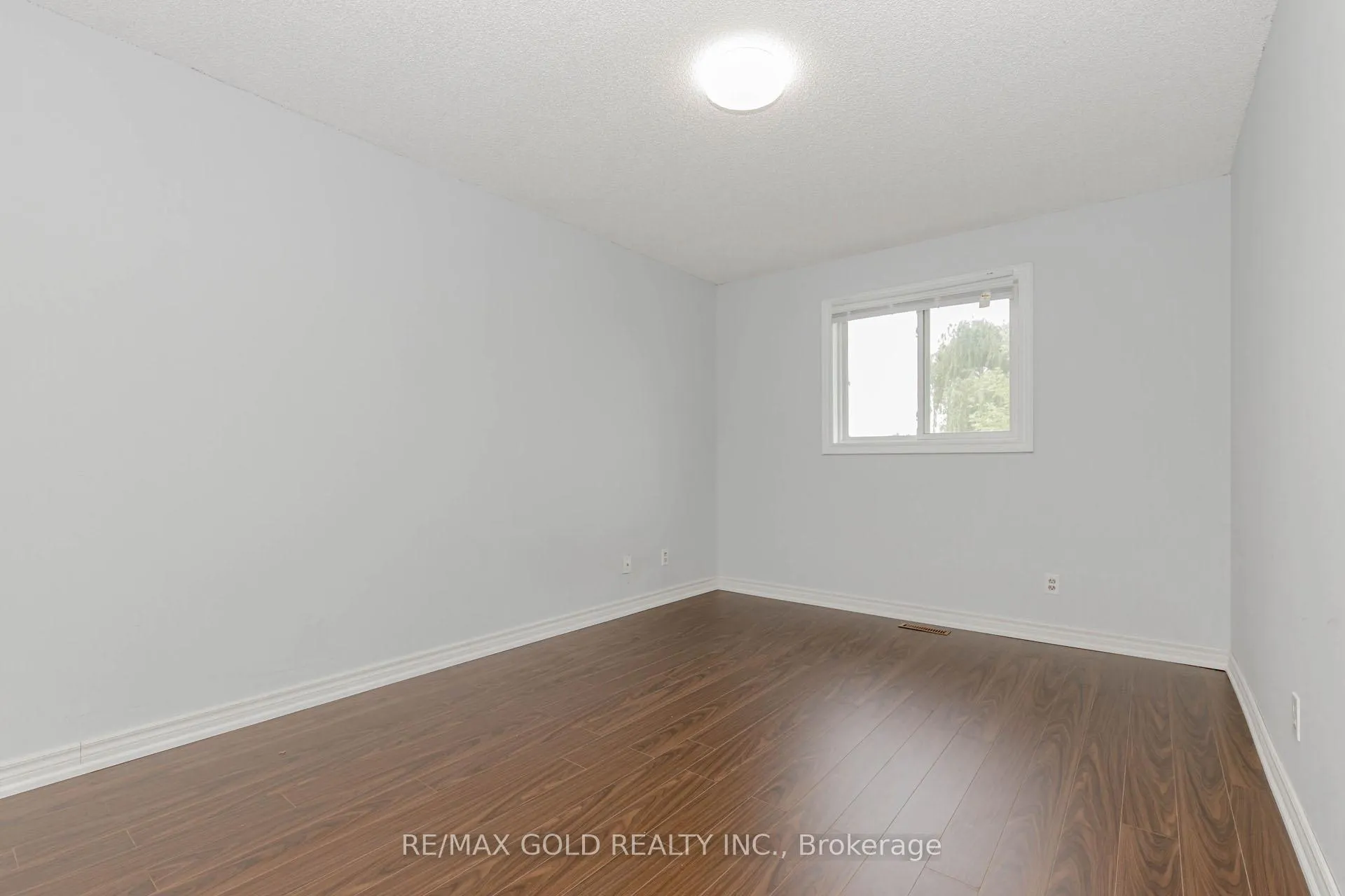Photo 21 of 16 Polygon Court, Brampton, Heart Lake West — HOMEH