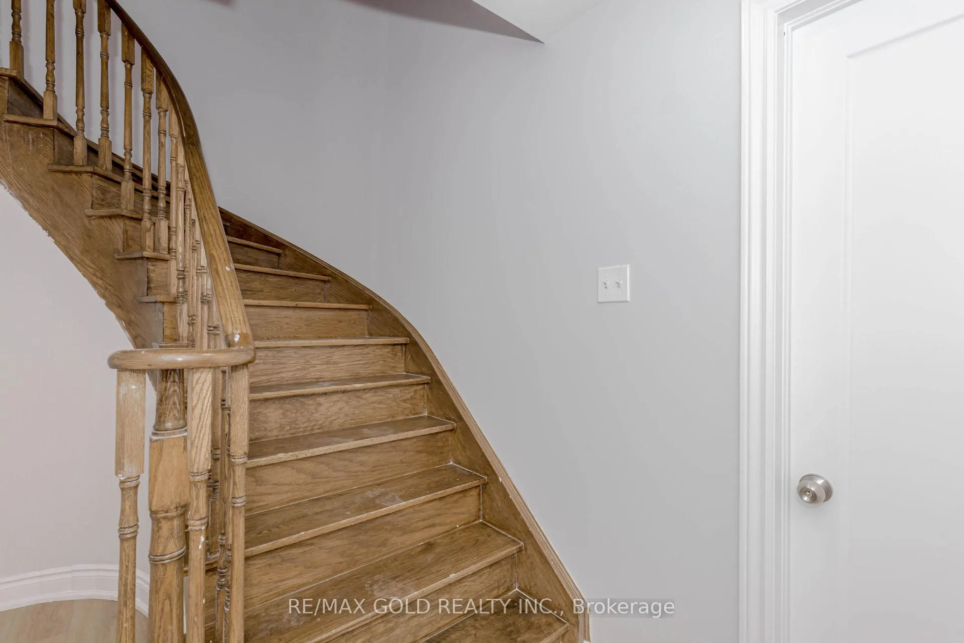Photo 27 of 16 Polygon Court, Brampton, Heart Lake West — HOMEH