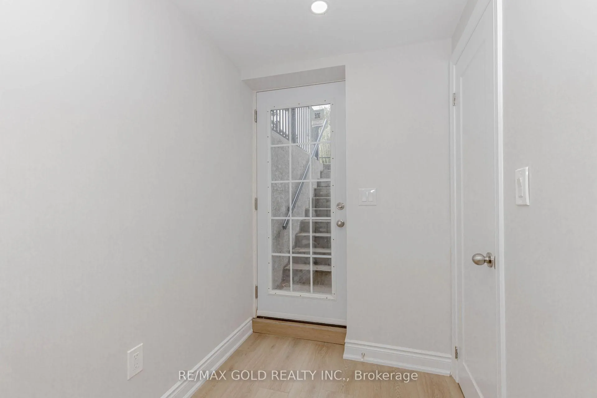 Photo 35 of 16 Polygon Court, Brampton, Heart Lake West — HOMEH