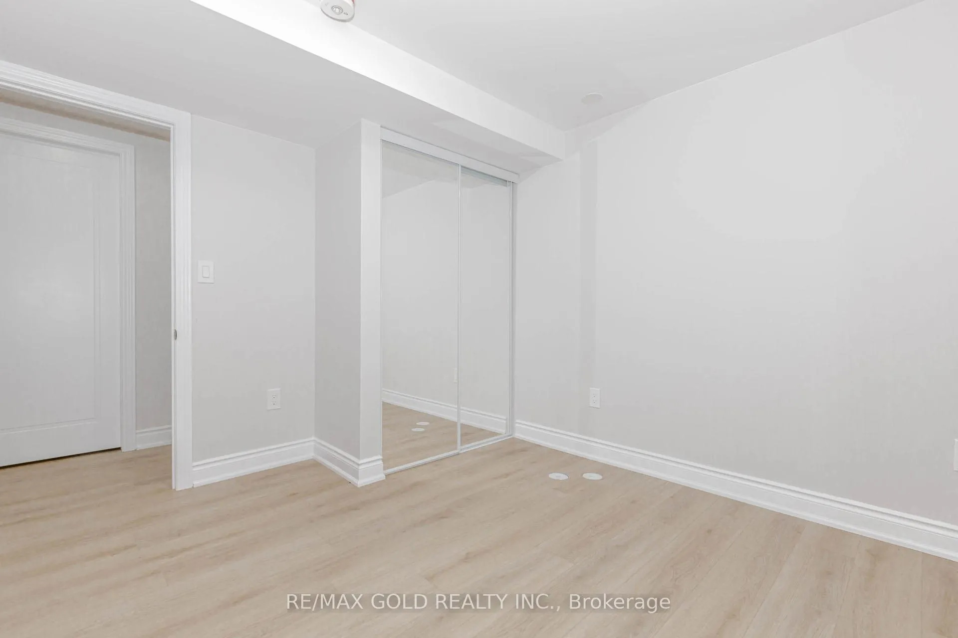 Photo 40 of 16 Polygon Court, Brampton, Heart Lake West — HOMEH