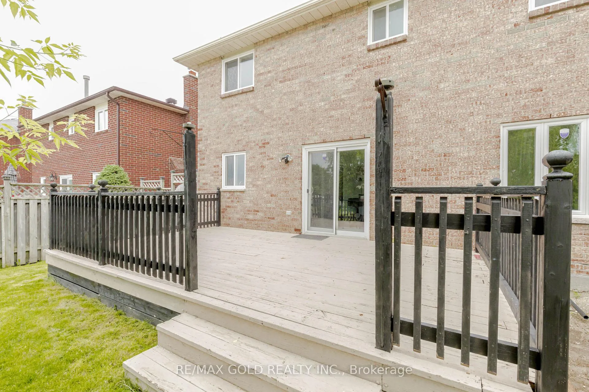 Photo 44 of 16 Polygon Court, Brampton, Heart Lake West — HOMEH