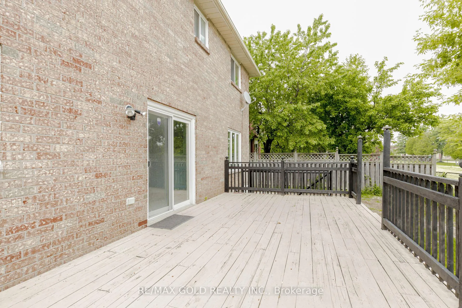 Photo 45 of 16 Polygon Court, Brampton, Heart Lake West — HOMEH