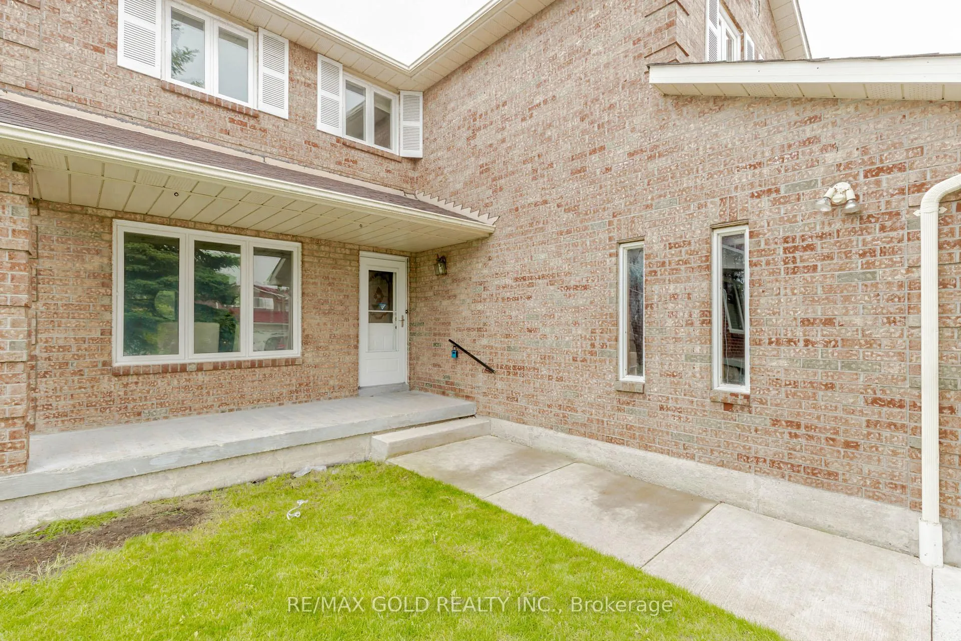 Photo 46 of 16 Polygon Court, Brampton, Heart Lake West — HOMEH