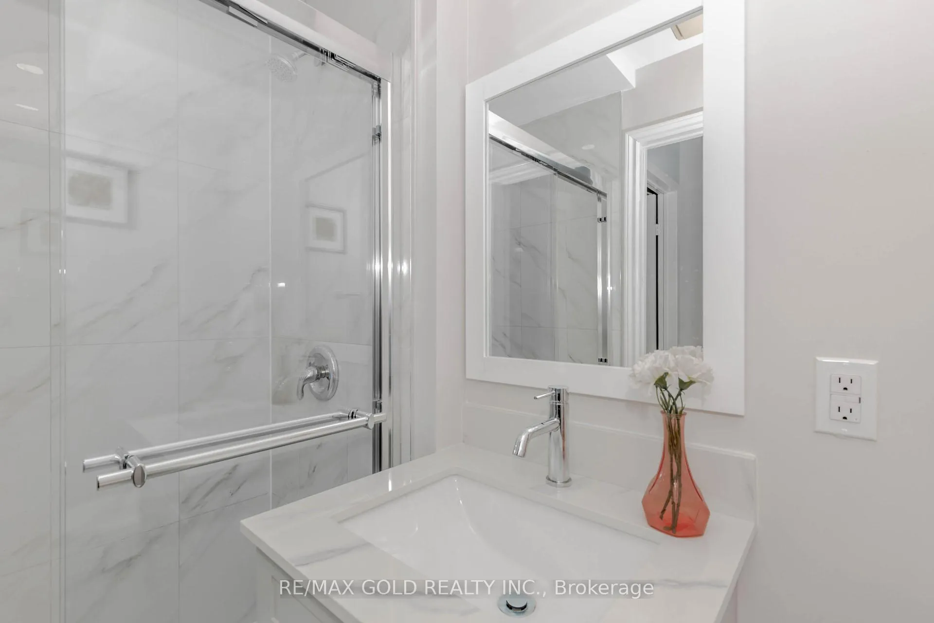Photo 48 of 16 Polygon Court, Brampton, Heart Lake West — HOMEH
