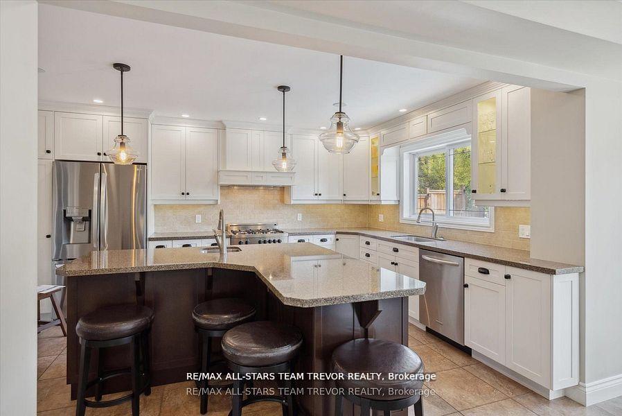 Photo 7 of 23 Litner Crescent, Georgina, Keswick North — HOMEH