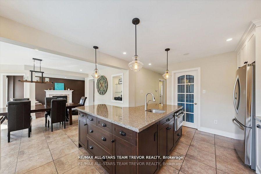 Photo 9 of 23 Litner Crescent, Georgina, Keswick North — HOMEH