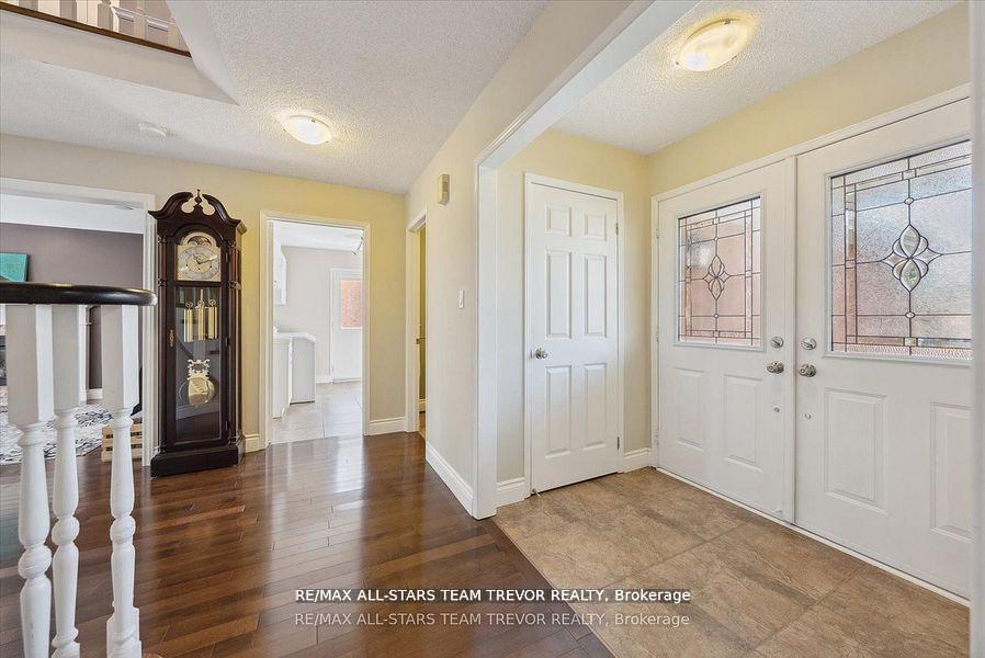 Photo 15 of 23 Litner Crescent, Georgina, Keswick North — HOMEH