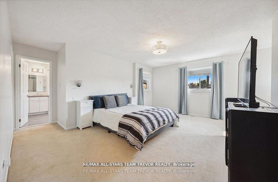 Photo 17 of 23 Litner Crescent, Georgina, Keswick North — HOMEH