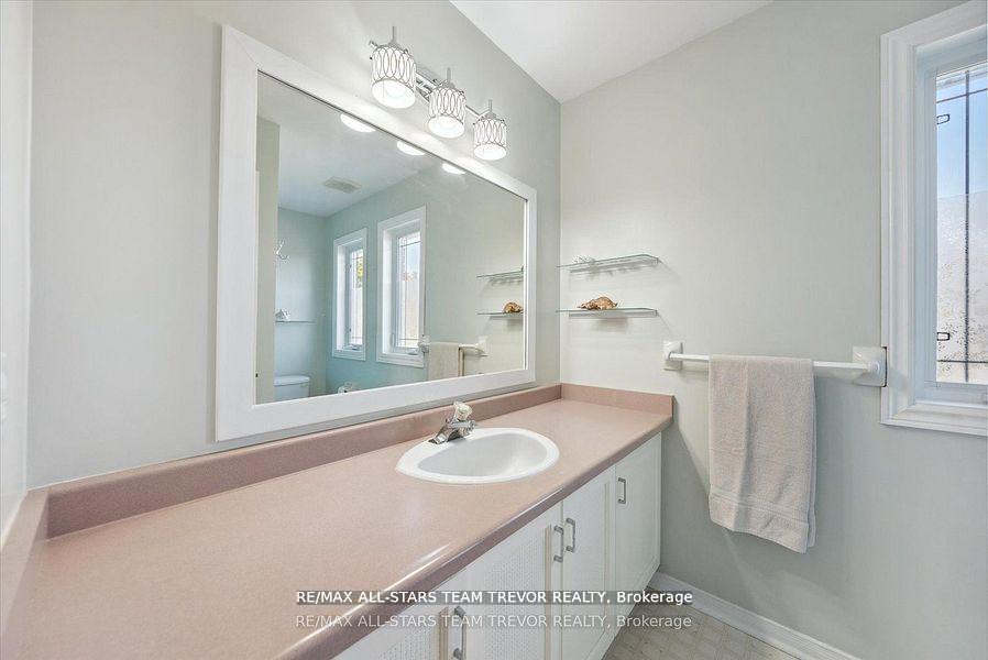 Photo 28 of 23 Litner Crescent, Georgina, Keswick North — HOMEH