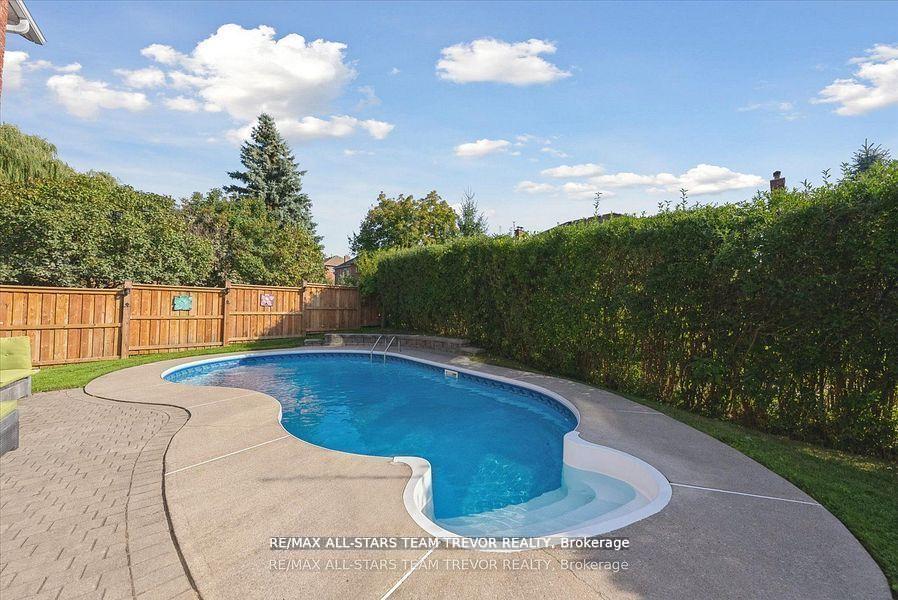 Photo 33 of 23 Litner Crescent, Georgina, Keswick North — HOMEH