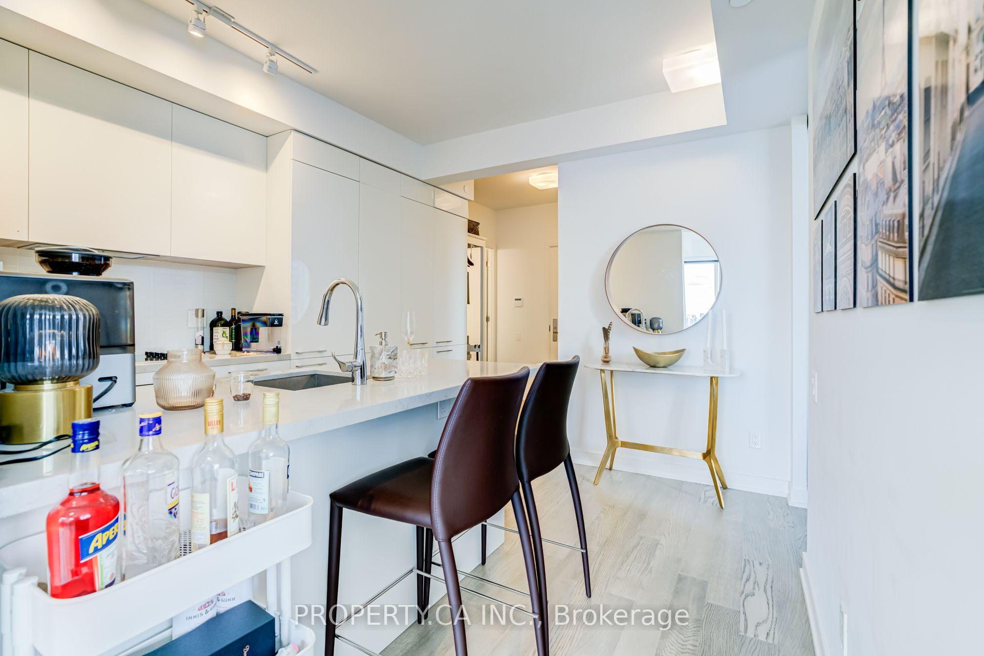 Photo 3 of Unit 1709, 3 Gloucester Street, Toronto, Church-Yonge Corridor — HOMEH