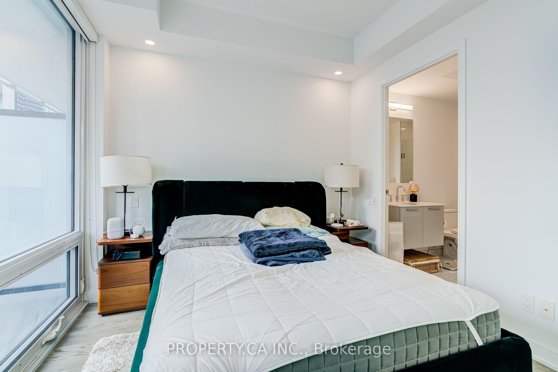 Photo 9 of Unit 1709, 3 Gloucester Street, Toronto, Church-Yonge Corridor — HOMEH