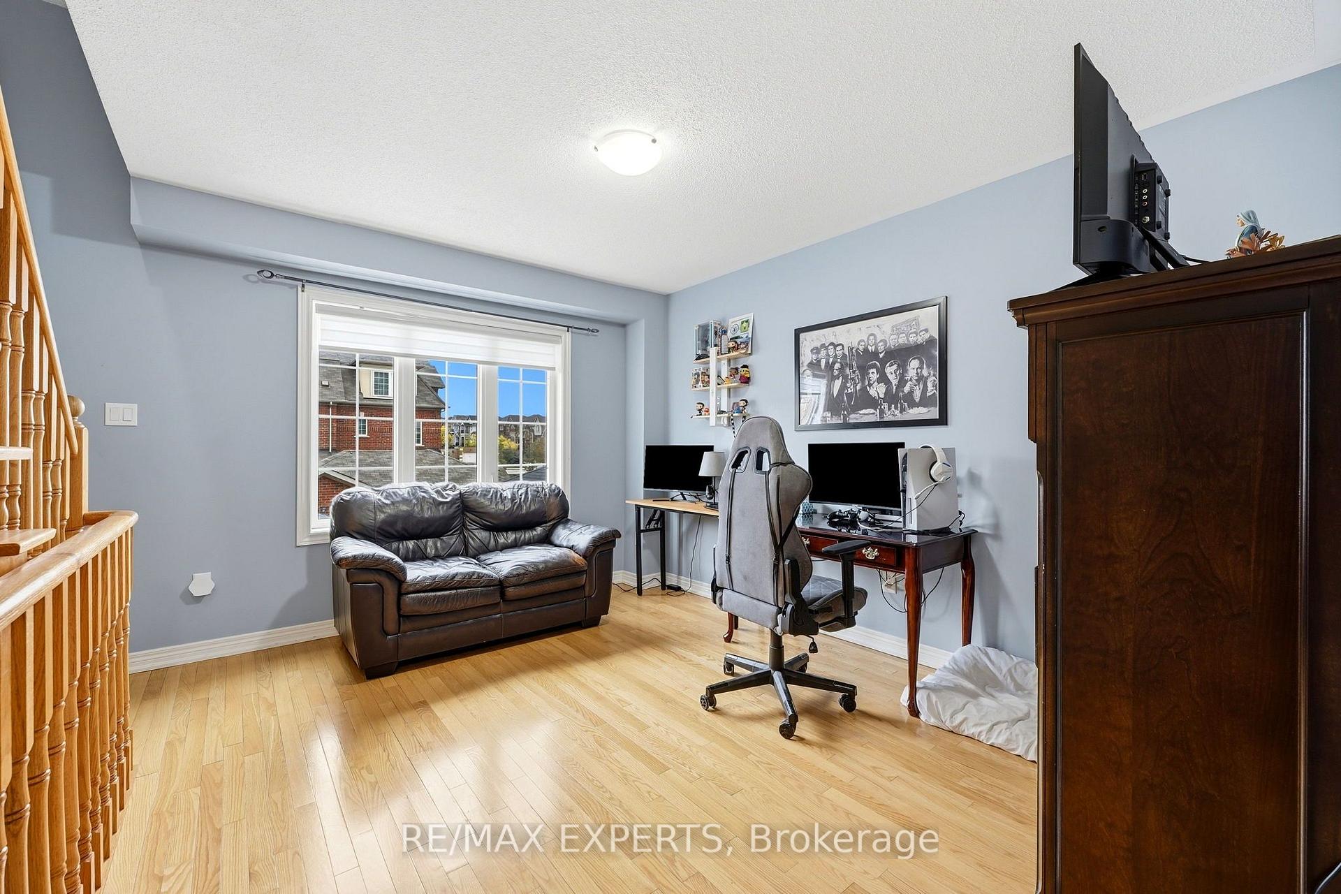 Photo 18 of 5 Parrotta Drive, North York, Humberlea-Pelmo Park — HOMEH