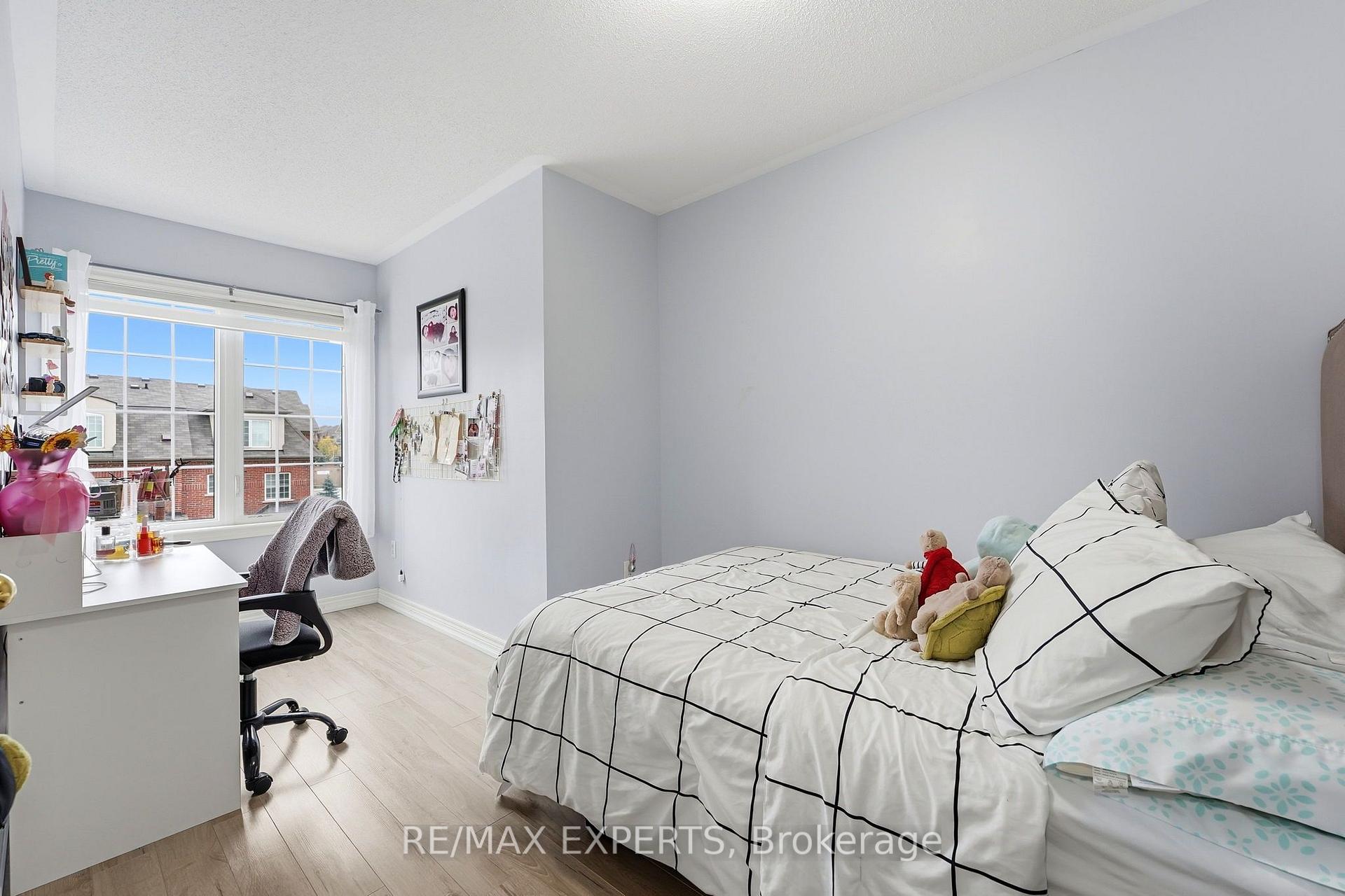 Photo 21 of 5 Parrotta Drive, North York, Humberlea-Pelmo Park — HOMEH