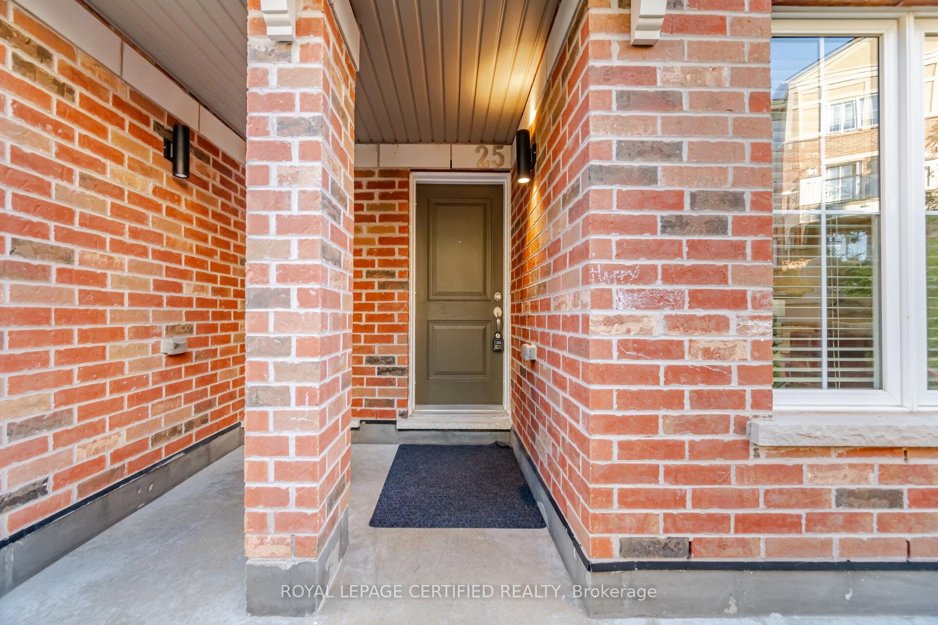 Photo 4 of Unit 25, 2551 Sixth Line, Oakville, River Oaks — HOMEH