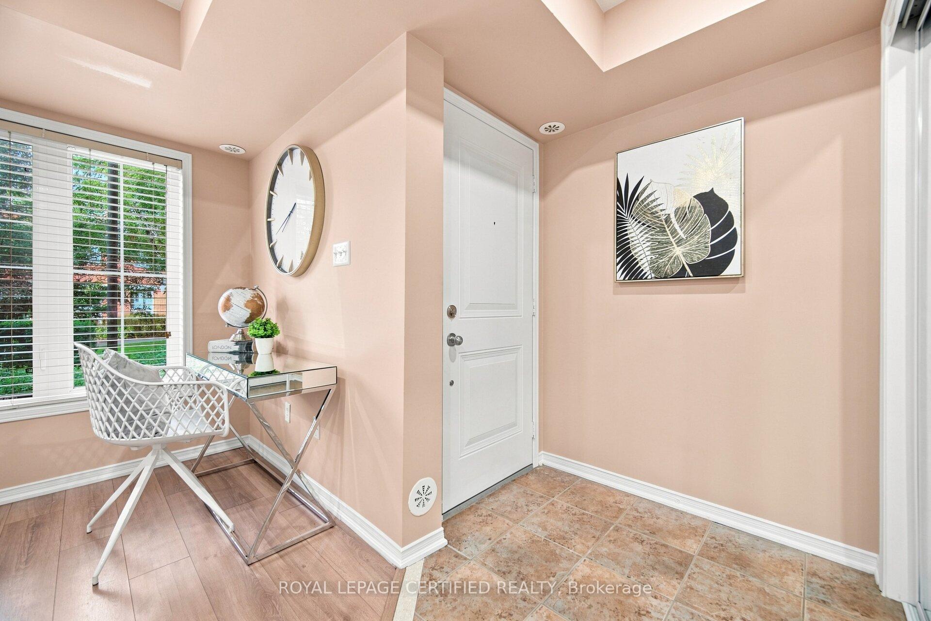 Photo 5 of Unit 25, 2551 Sixth Line, Oakville, River Oaks — HOMEH