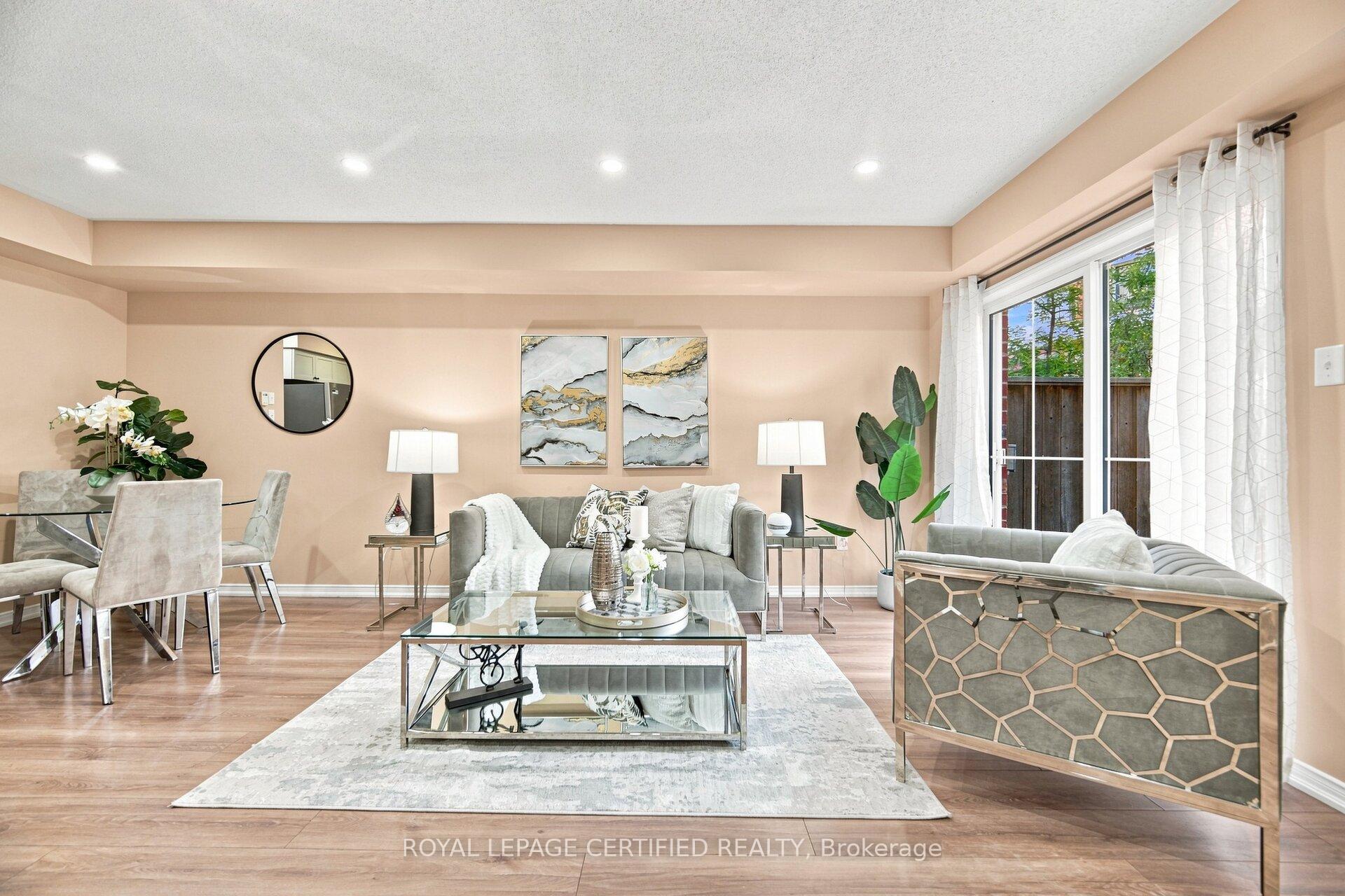 Photo 7 of Unit 25, 2551 Sixth Line, Oakville, River Oaks — HOMEH