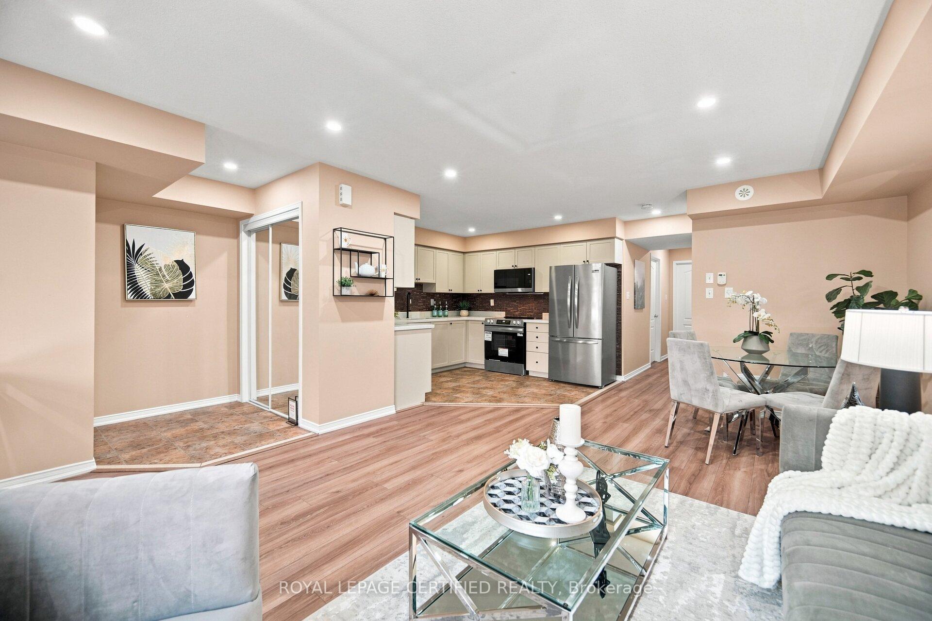 Photo 11 of Unit 25, 2551 Sixth Line, Oakville, River Oaks — HOMEH