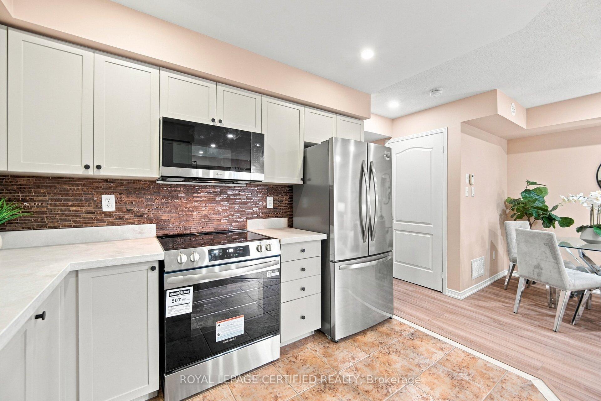Photo 18 of Unit 25, 2551 Sixth Line, Oakville, River Oaks — HOMEH