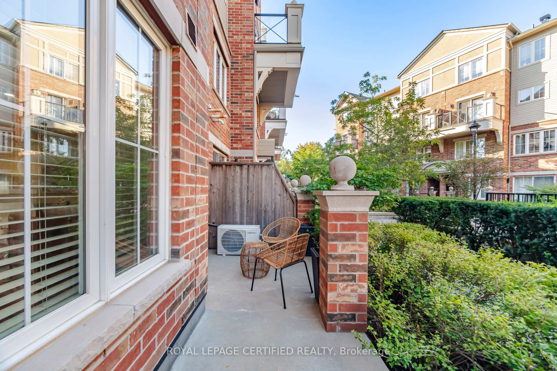 Photo 31 of Unit 25, 2551 Sixth Line, Oakville, River Oaks — HOMEH