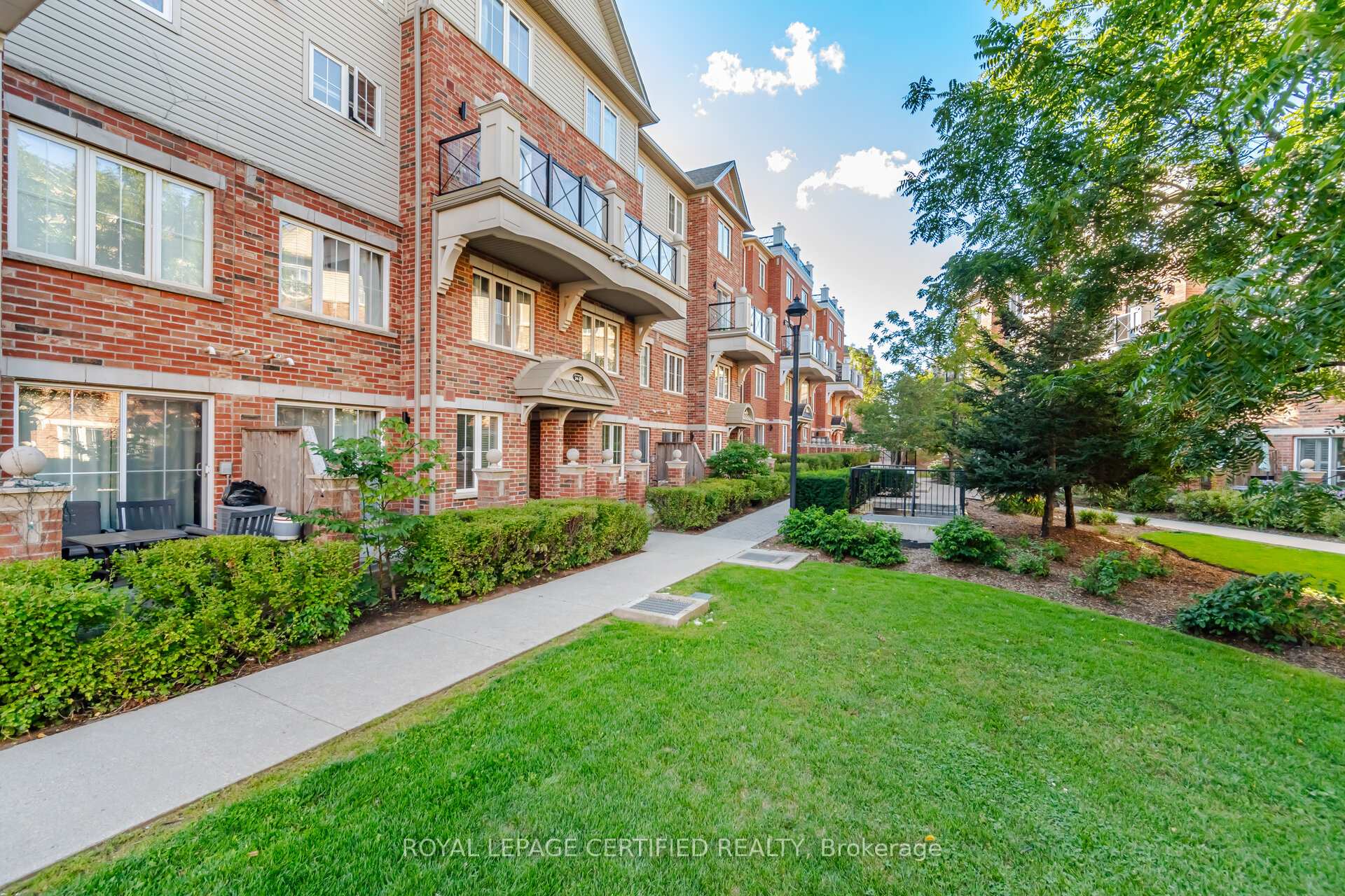 Photo 34 of Unit 25, 2551 Sixth Line, Oakville, River Oaks — HOMEH