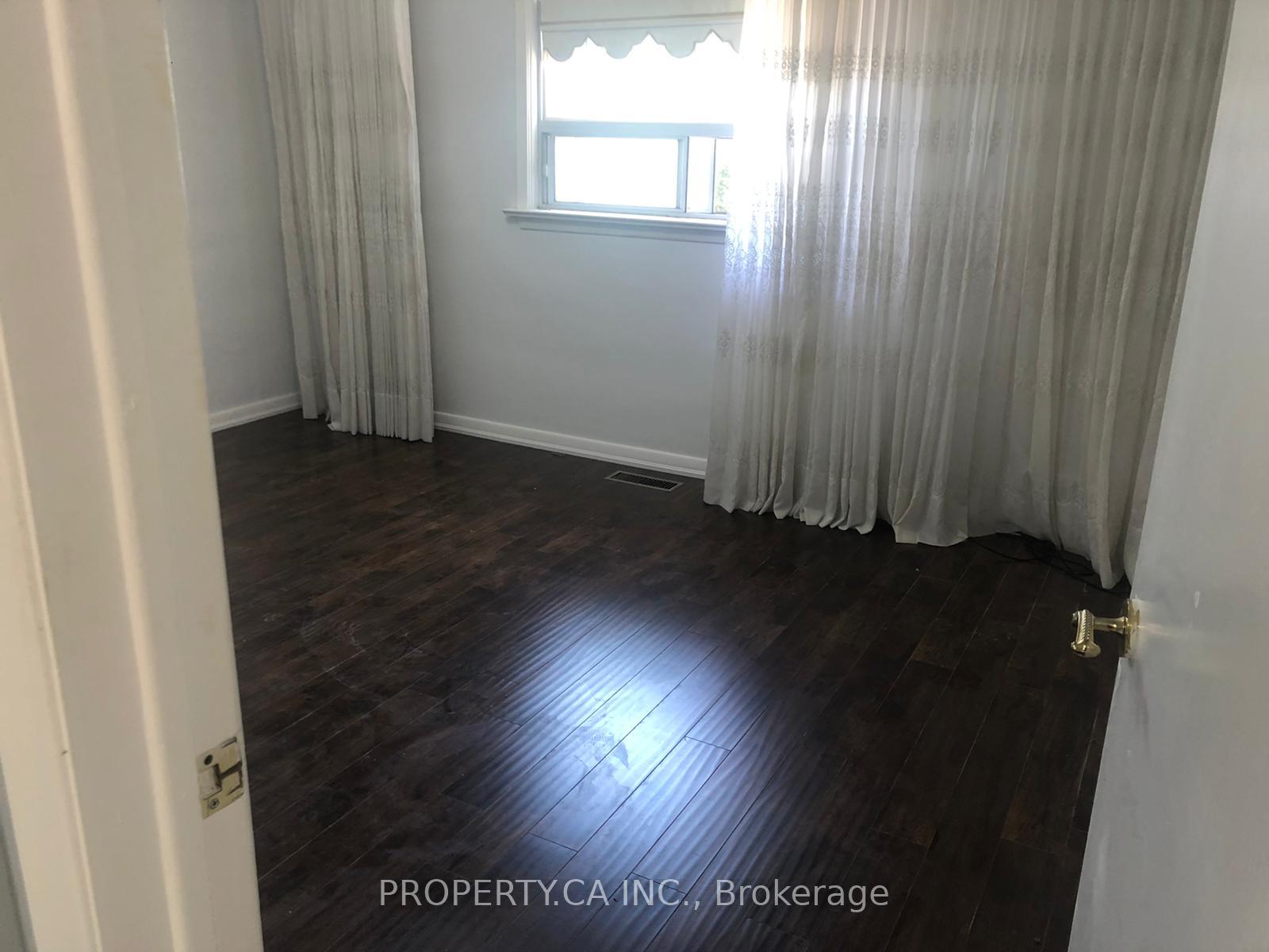 Photo 4 of Unit Upper, 113 Westhumber Boulevard, Etobicoke, West Humber-Clairville — HOMEH