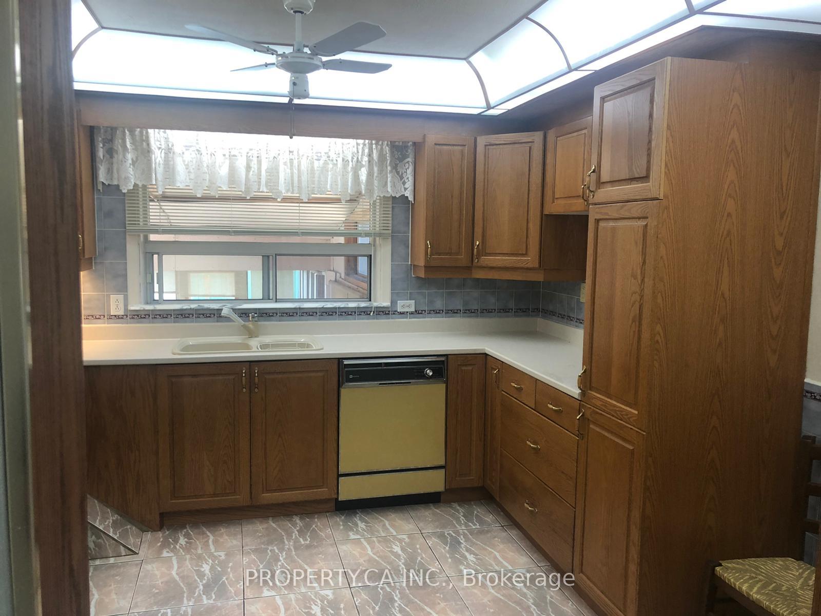 Photo 5 of Unit Upper, 113 Westhumber Boulevard, Etobicoke, West Humber-Clairville — HOMEH