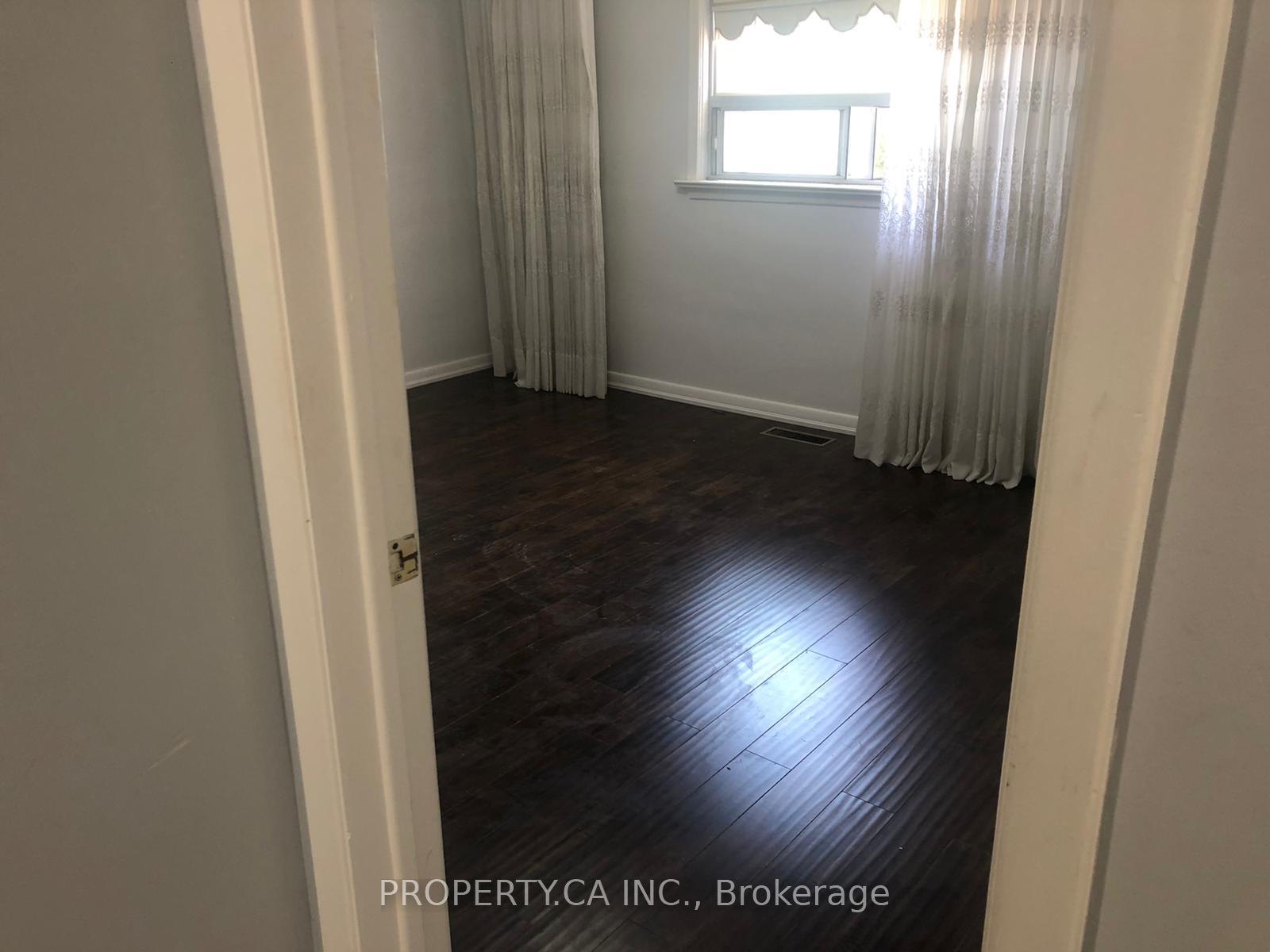 Photo 6 of Unit Upper, 113 Westhumber Boulevard, Etobicoke, West Humber-Clairville — HOMEH
