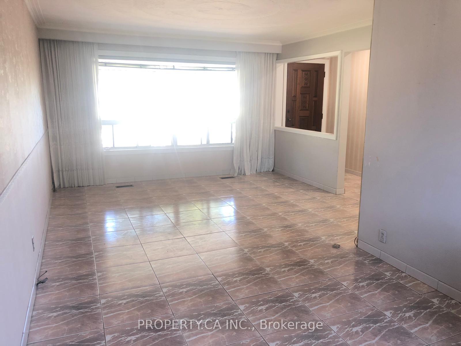 Photo 12 of Unit Upper, 113 Westhumber Boulevard, Etobicoke, West Humber-Clairville — HOMEH