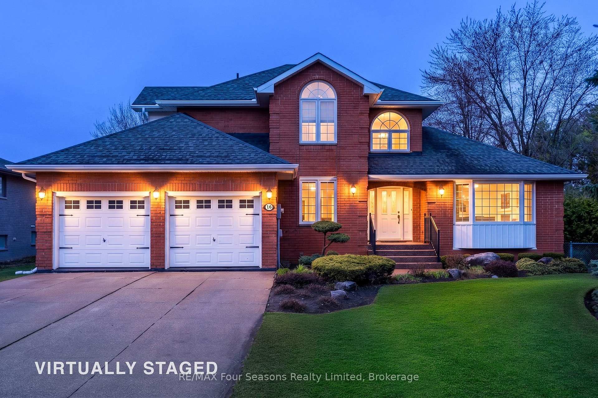 Photo 3 of 16 Carmichael Crescent, Collingwood — HOMEH