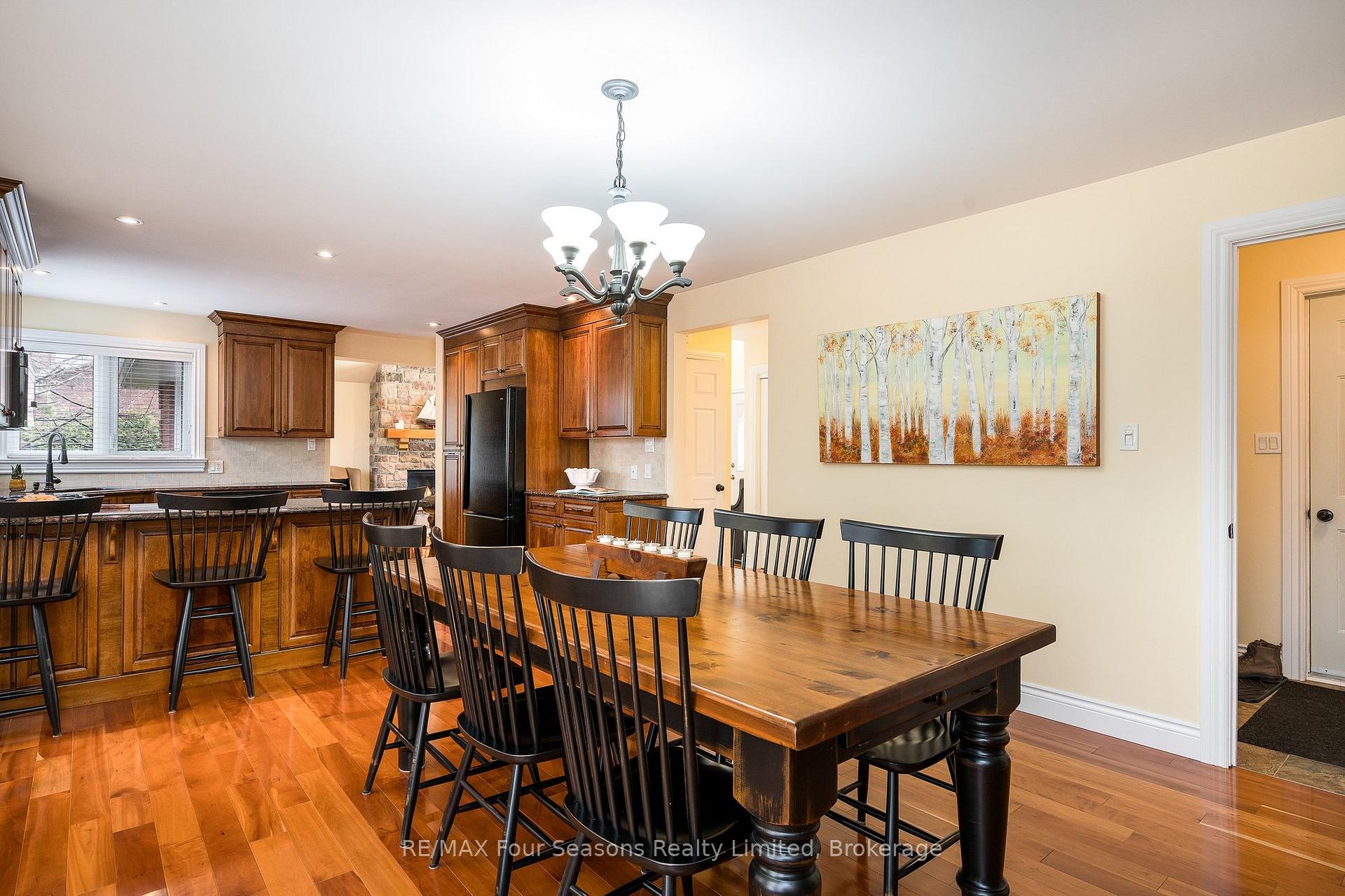 Photo 13 of 16 Carmichael Crescent, Collingwood — HOMEH