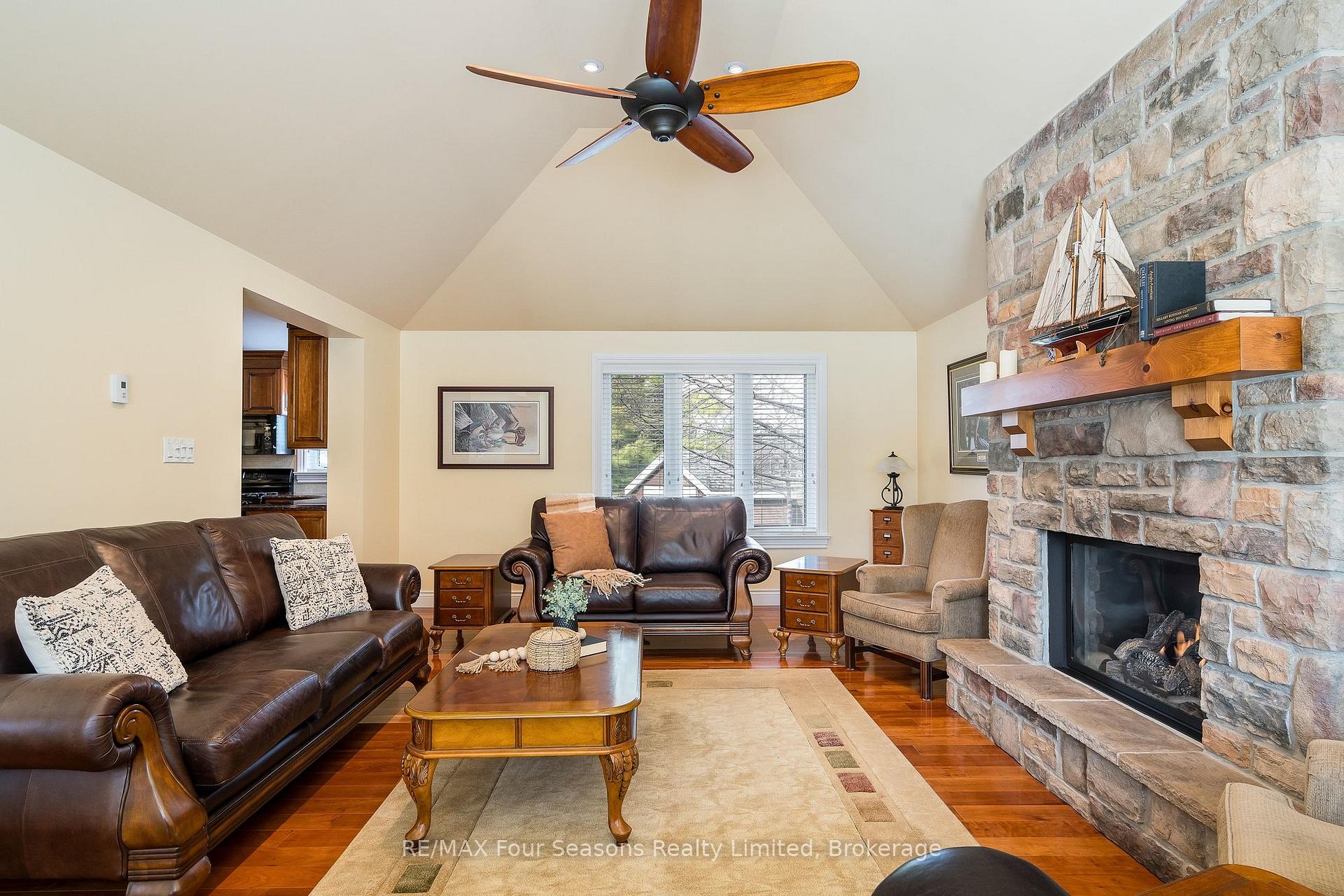Photo 16 of 16 Carmichael Crescent, Collingwood — HOMEH