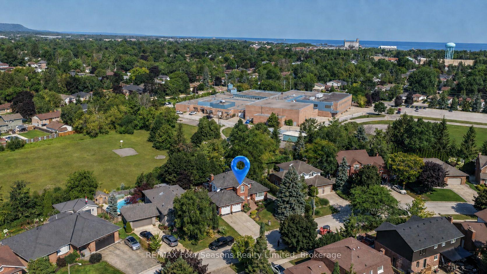 Photo 43 of 16 Carmichael Crescent, Collingwood — HOMEH