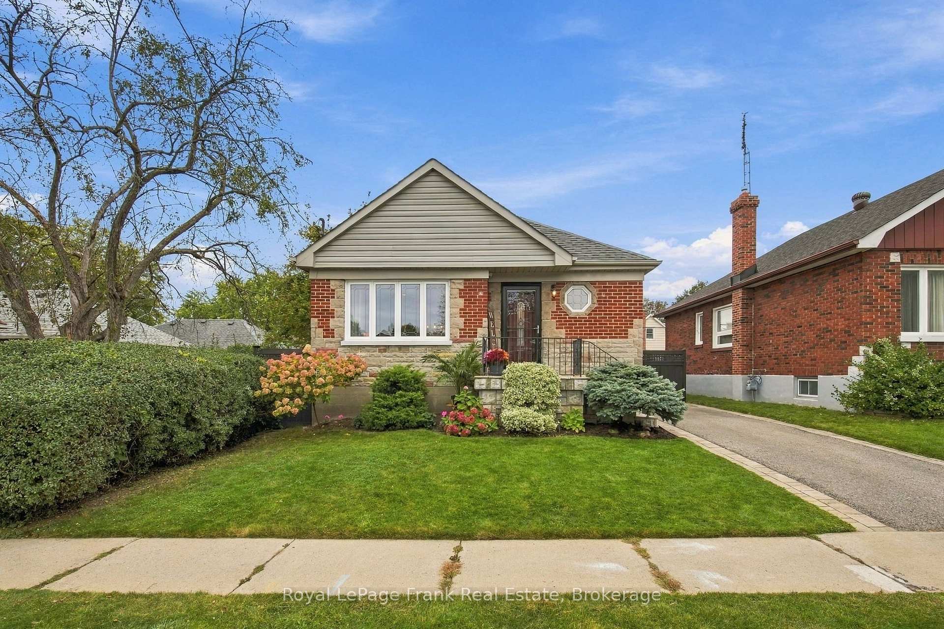 Photo 1 of 379 Arthur Street, Oshawa, Central — HOMEH