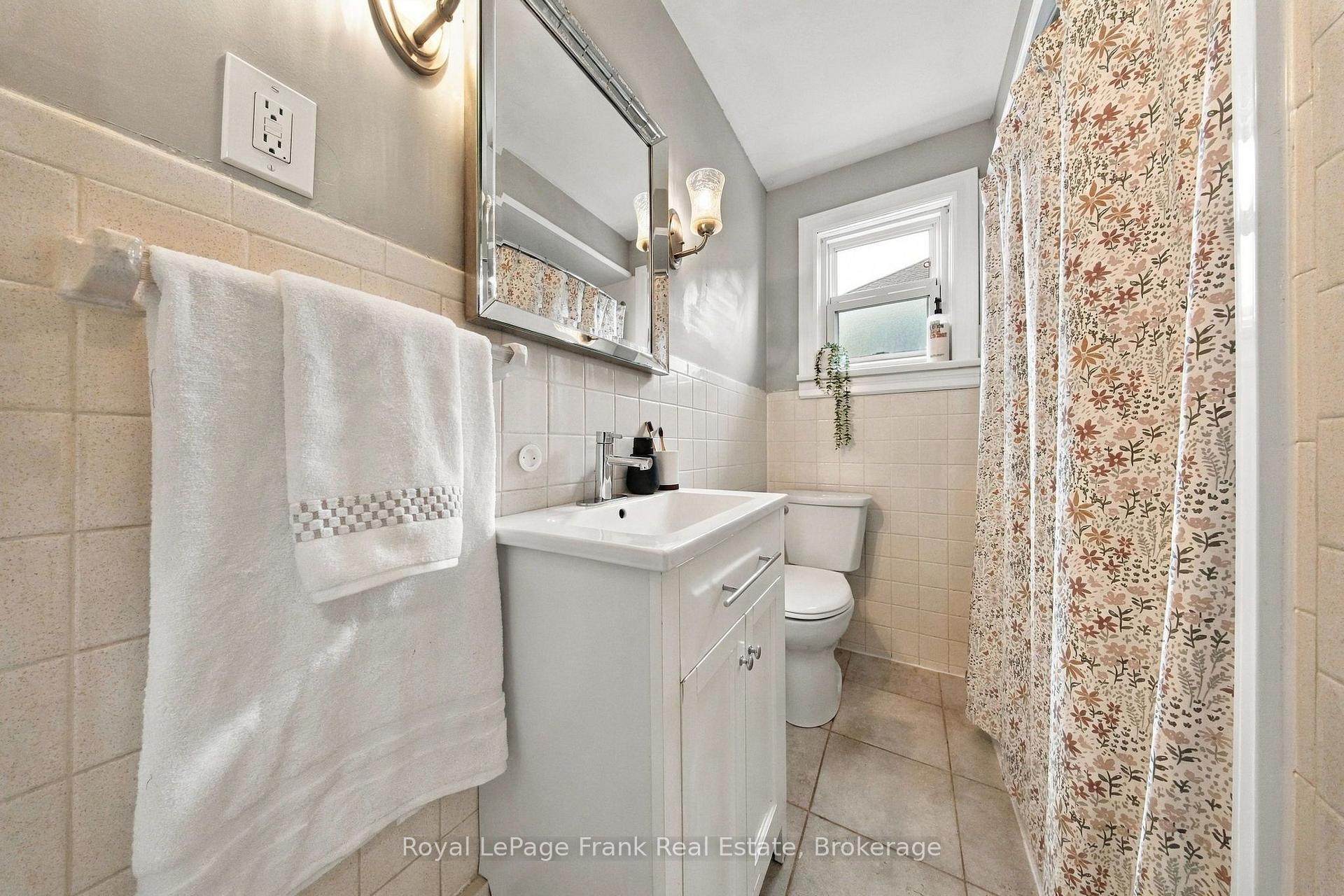 Photo 16 of 379 Arthur Street, Oshawa, Central — HOMEH