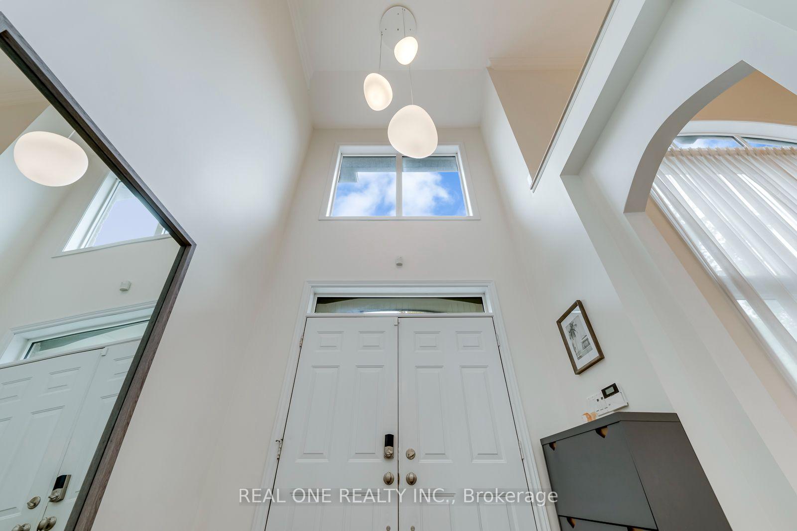 Photo 4 of 2456 Bon Echo Drive, Oakville, Joshua Creek — HOMEH