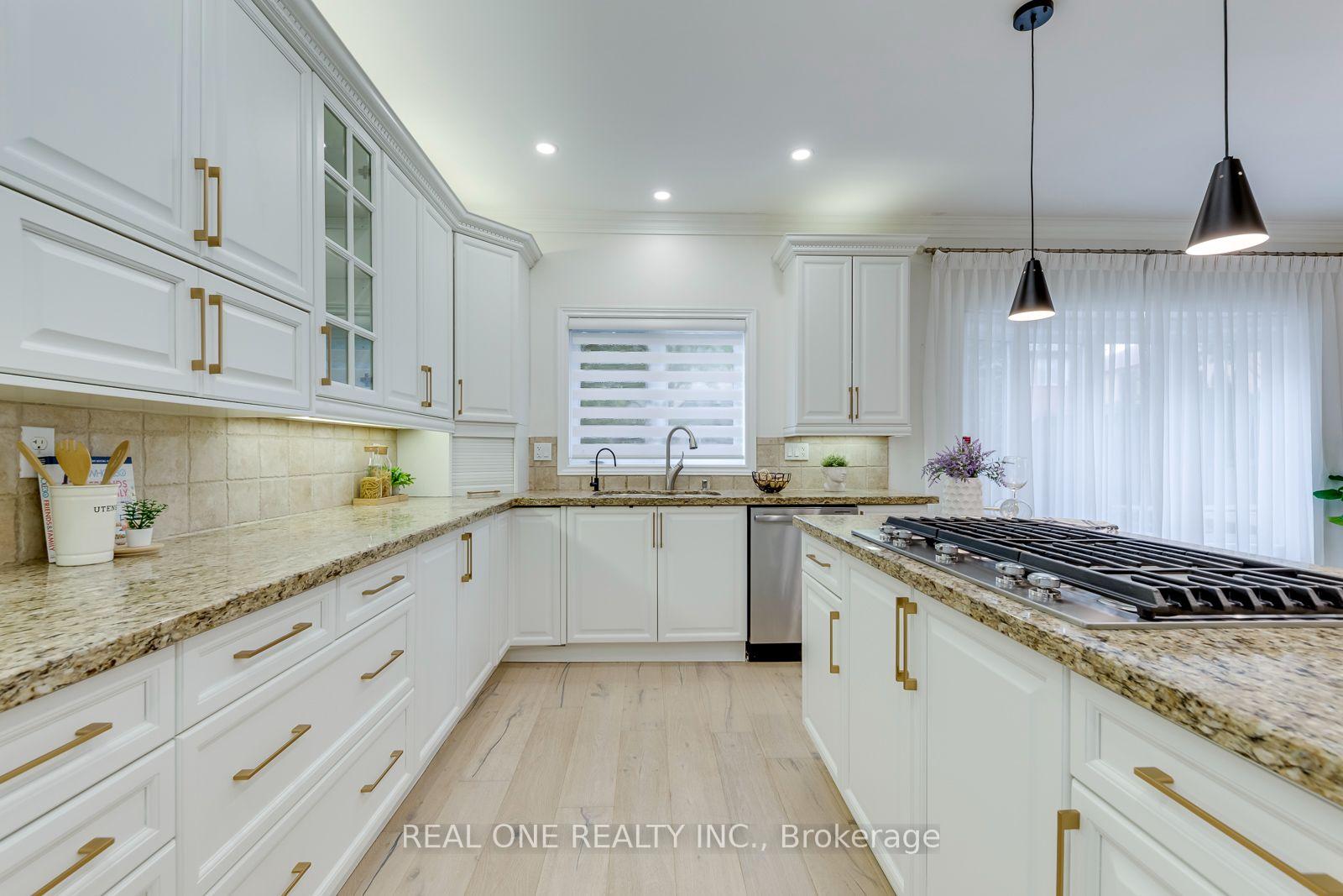 Photo 18 of 2456 Bon Echo Drive, Oakville, Joshua Creek — HOMEH