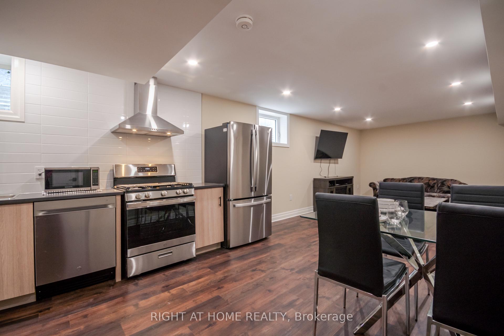 Photo 3 of 1253 Howlett Circle, London, North C — HOMEH