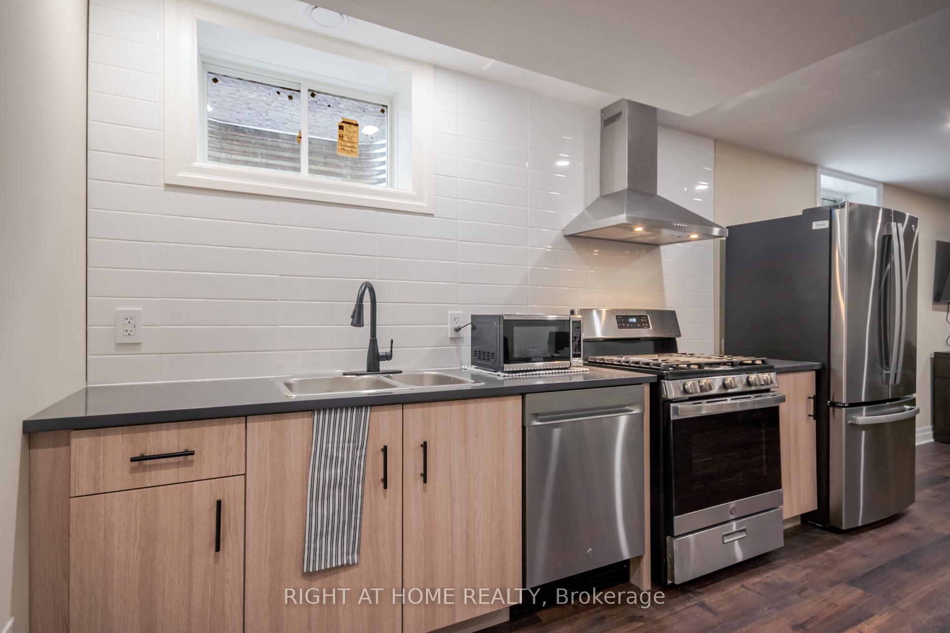 Photo 4 of 1253 Howlett Circle, London, North C — HOMEH