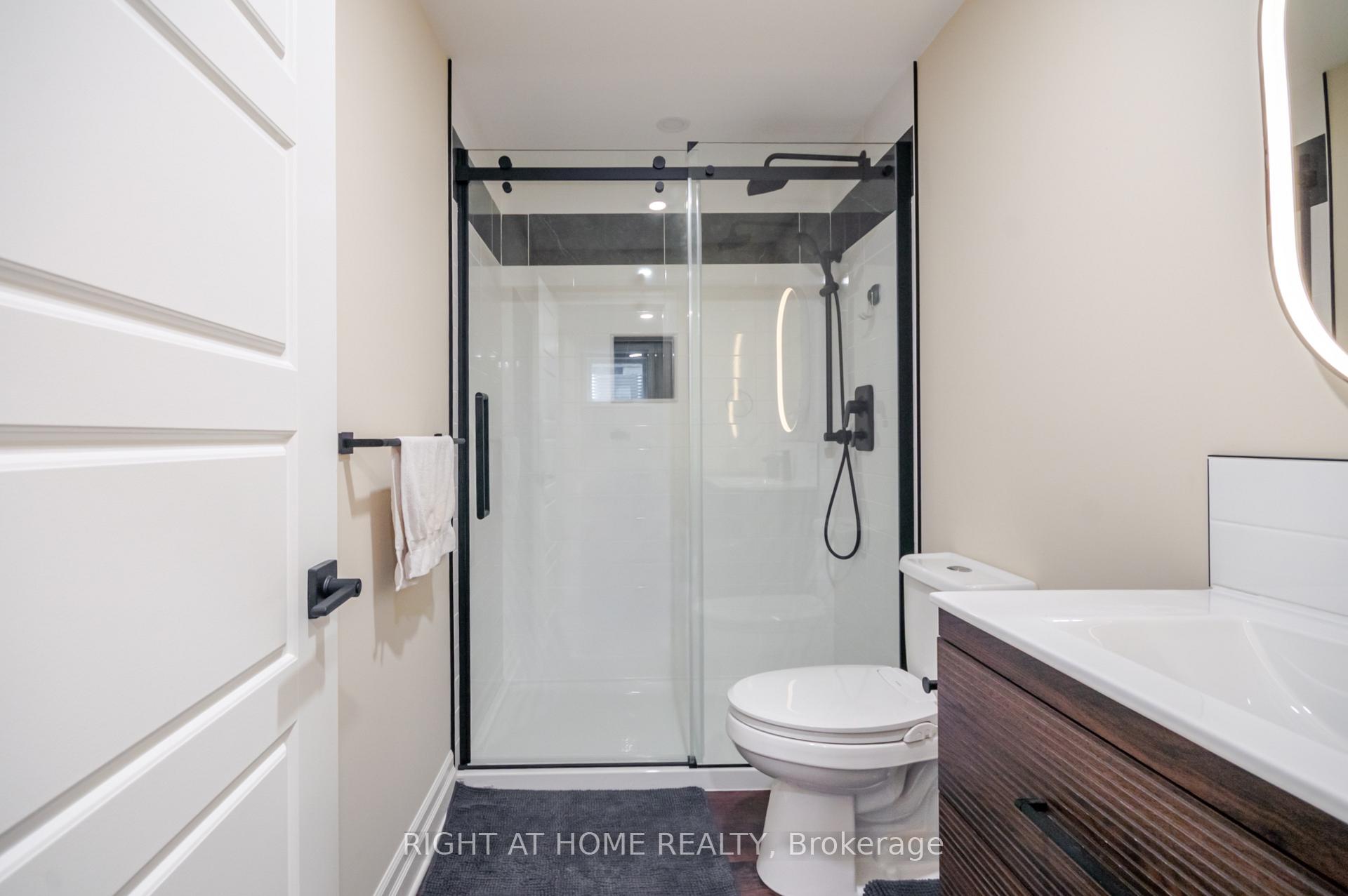 Photo 9 of 1253 Howlett Circle, London, North C — HOMEH
