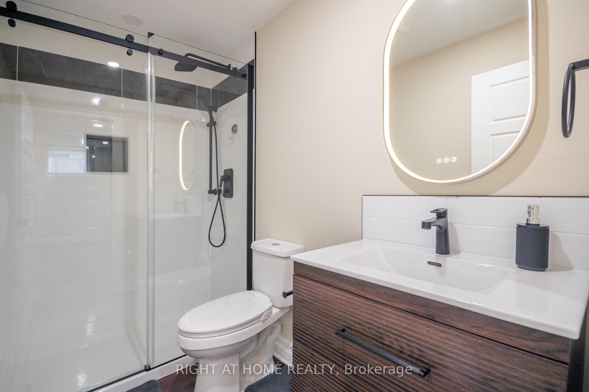 Photo 10 of 1253 Howlett Circle, London, North C — HOMEH