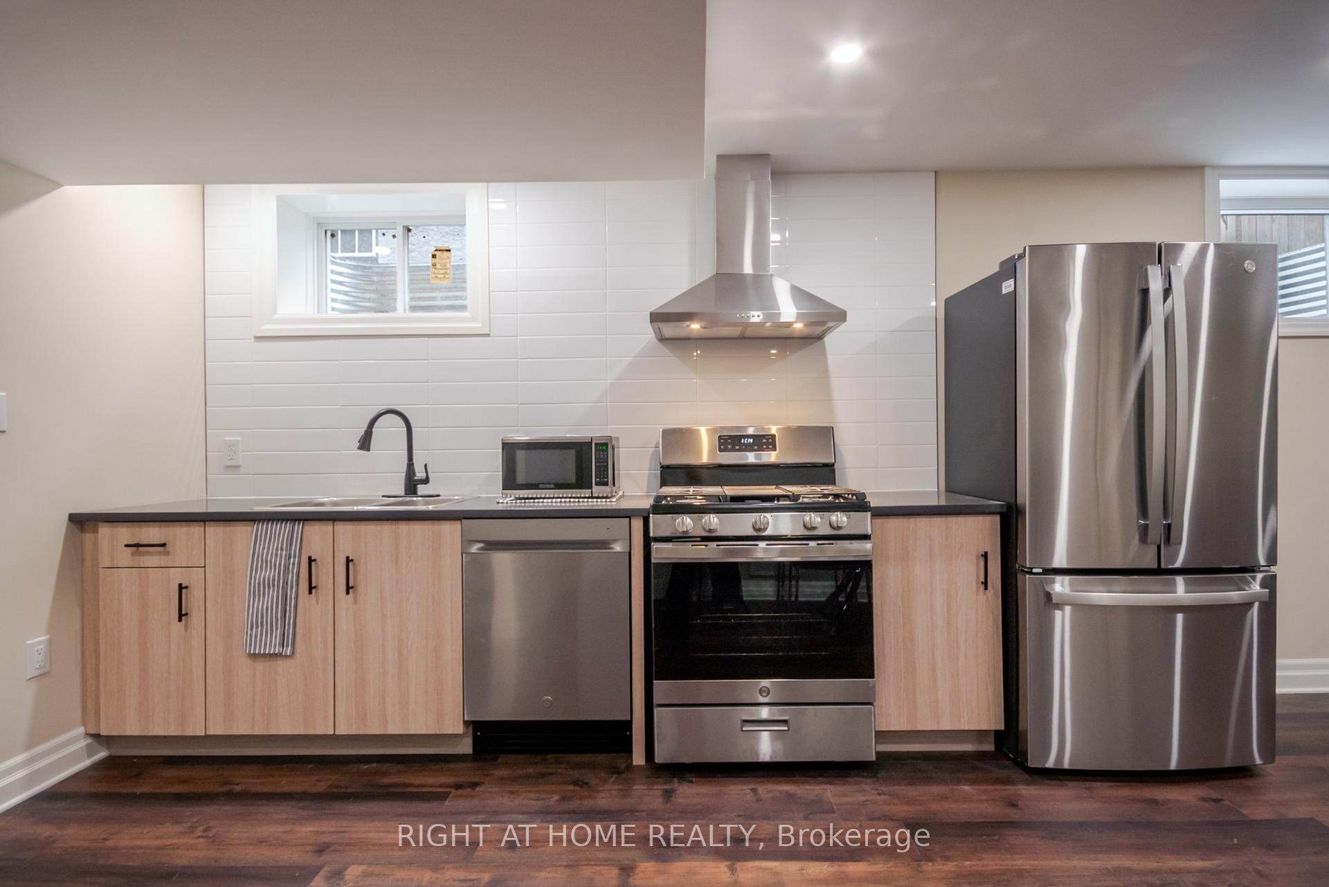 Photo 11 of 1253 Howlett Circle, London, North C — HOMEH