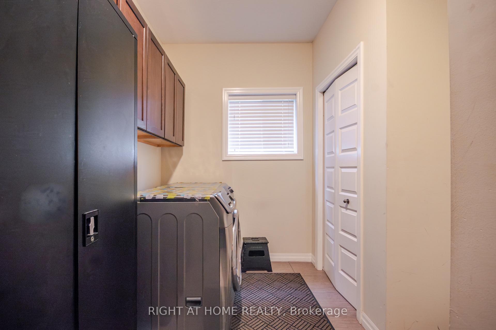 Photo 14 of 1253 Howlett Circle, London, North C — HOMEH